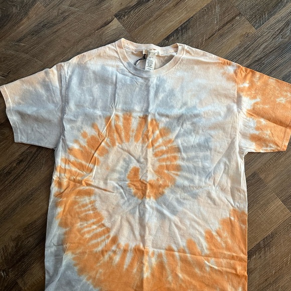 Spiral Orange Tie-Dye Short Sleeve Tee - Picture 4 of 6